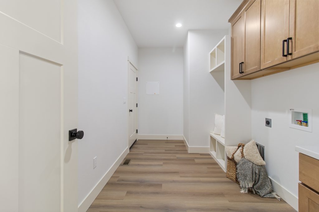 514 Full Moon Laundry Room 2