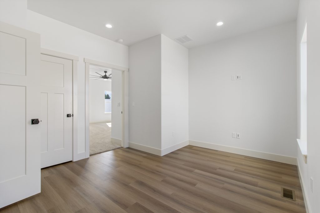 514 Full Moon Office 2